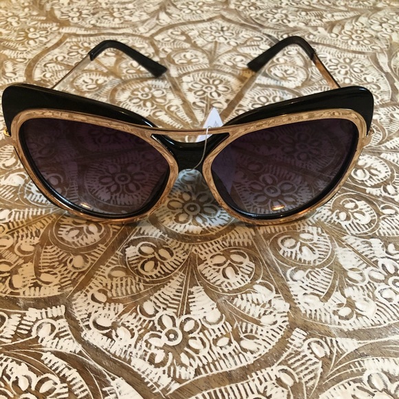 Brand New Black & Gold Chic Sunglasses - Picture 3 of 8